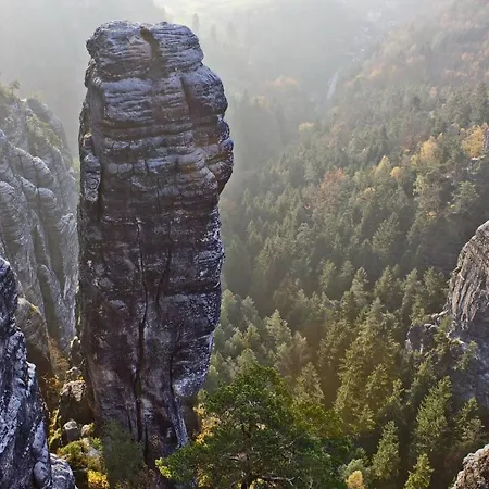 Design Altstadt Am Markt Mit Parkplatz Pirna